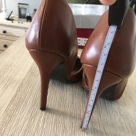 Camel cut-out pumps - Picture 2 of 4